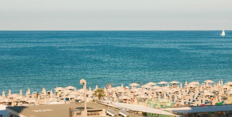 Hotel Caraibi Milano Marittima Exterior foto