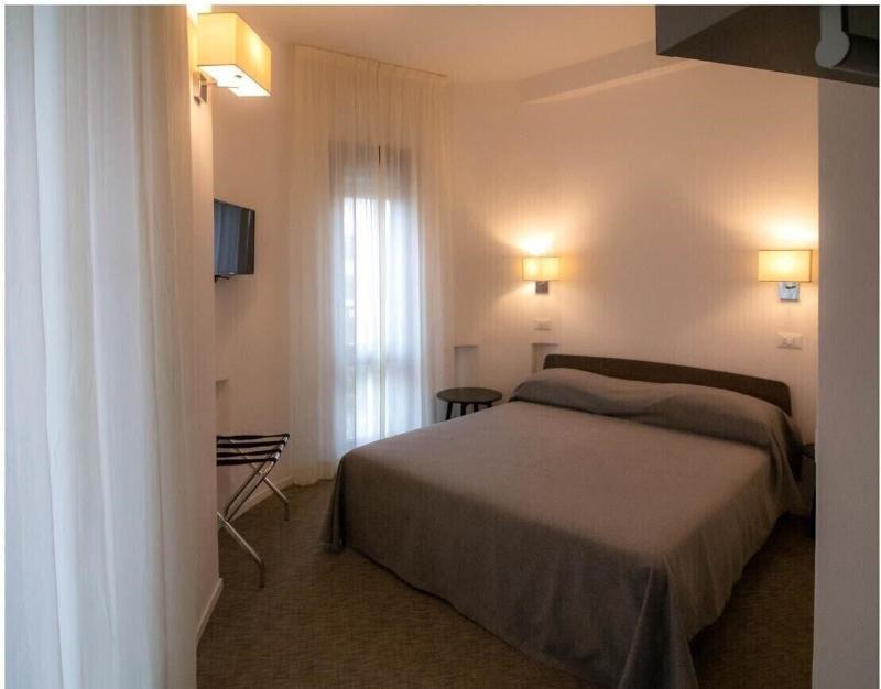 Hotel Caraibi Milano Marittima Exterior foto