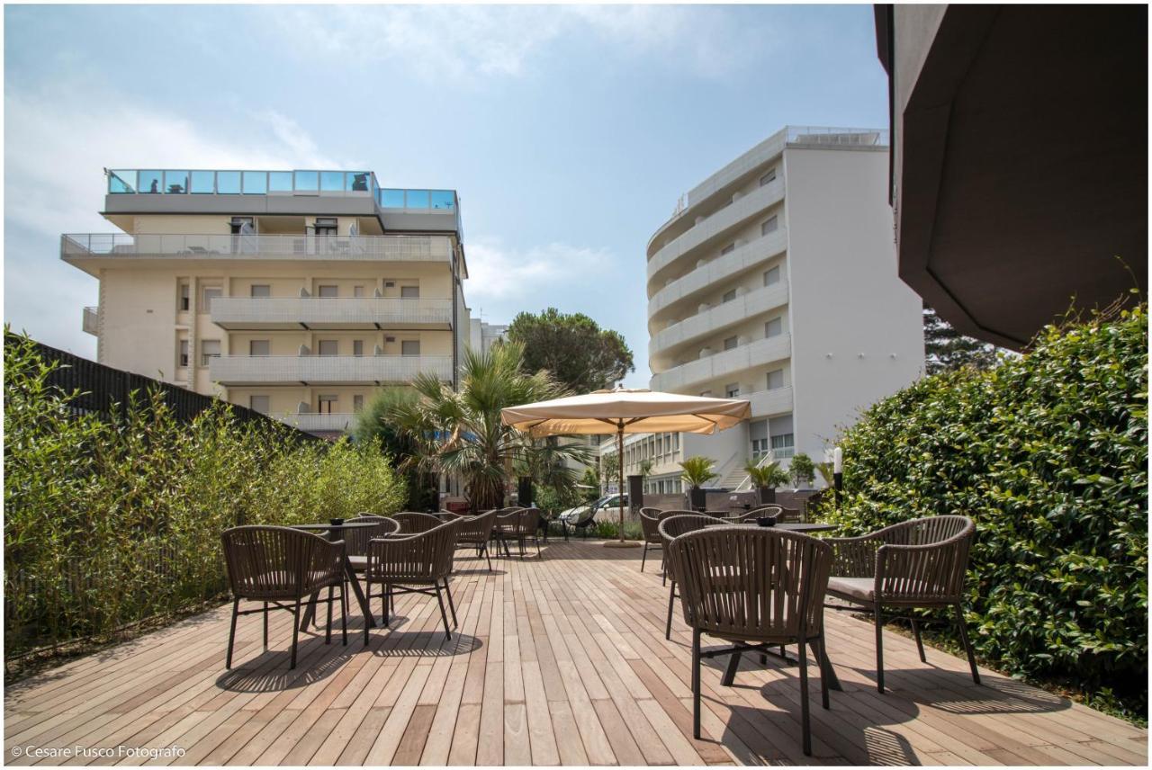 Hotel Caraibi Milano Marittima Exterior foto