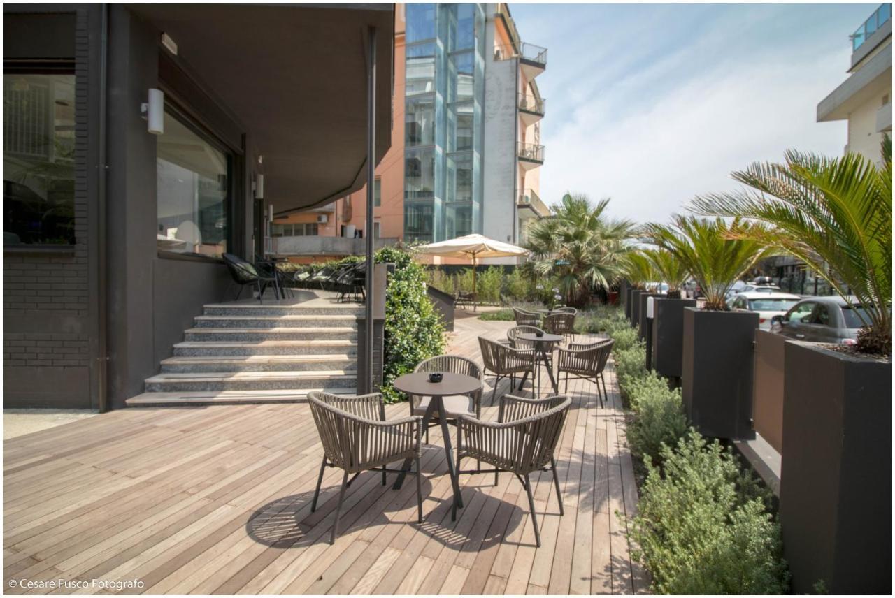 Hotel Caraibi Milano Marittima Exterior foto