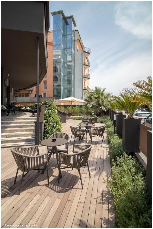 Hotel Caraibi Milano Marittima Exterior foto